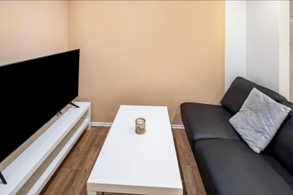 Cityloft Kassel 1 - Zentrale Unterkunft Fuer Gruppen Bis 7 Personen - Parkplatz - Netflix Екстер'єр фото